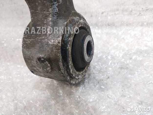 Рычаг задний верхний правый 55501KB50A