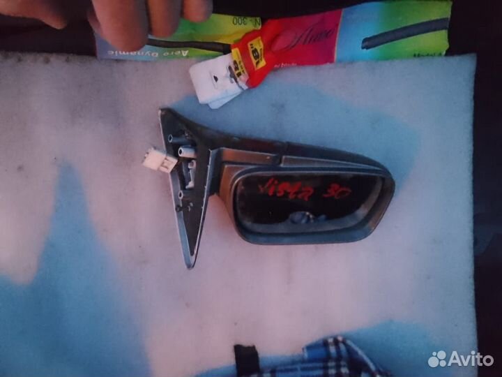 Зеркало левое Toyota vista sv30