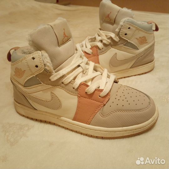 Кроссовки утеплённые для девочки