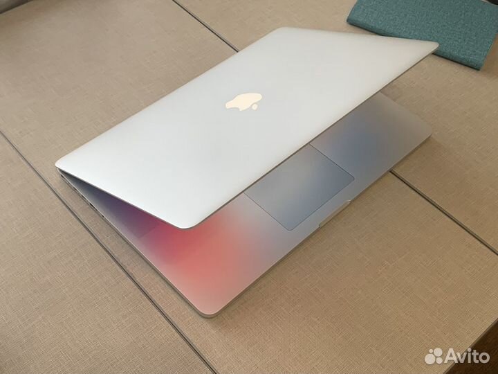 MacBook Pro 15 (i7, 16gb, 250gb)