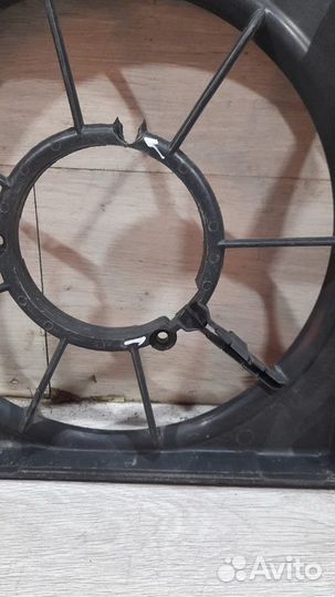 Диффузор радиатора Volkswagen Passat