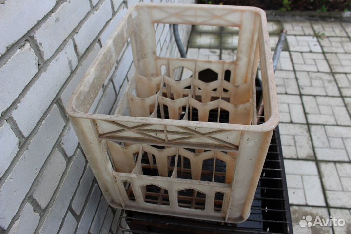 Пластиковый ящик для перевозки бутылок