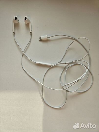 Наушники Apple lightning