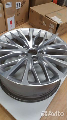 Один диск литой R18 Toyota Camry 4261106E50