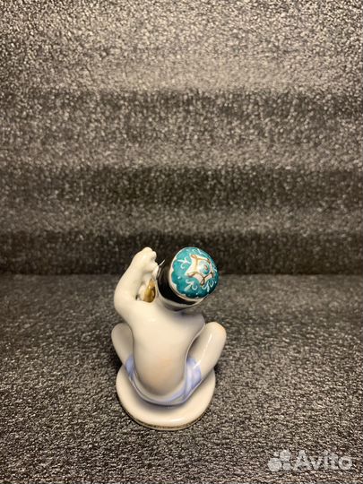 Мальчик с виноградом лфз