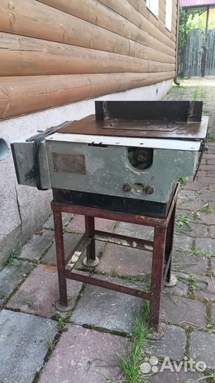 Деревообрабатывающий станок