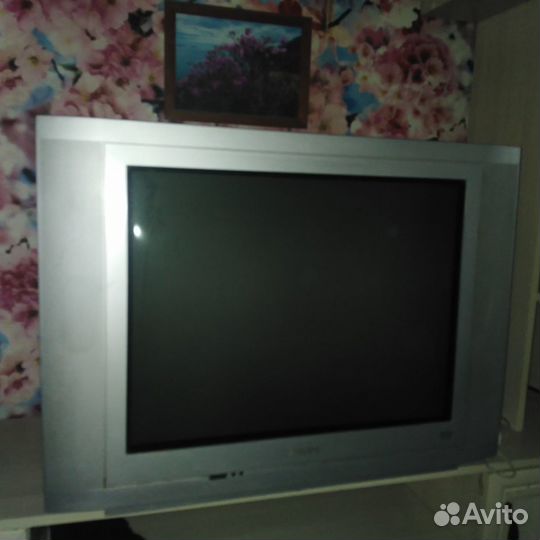 Телевизор в рабочем состоянии Filips
