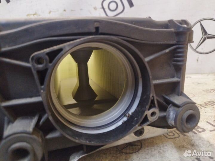 Корпус воздушного фильтра Mercedes C-Class W204