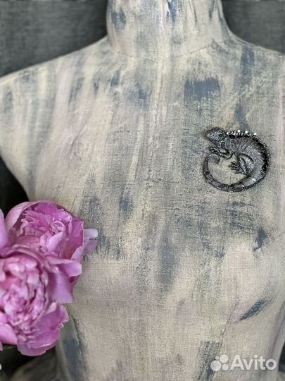 Костюмная анималистическая брошь