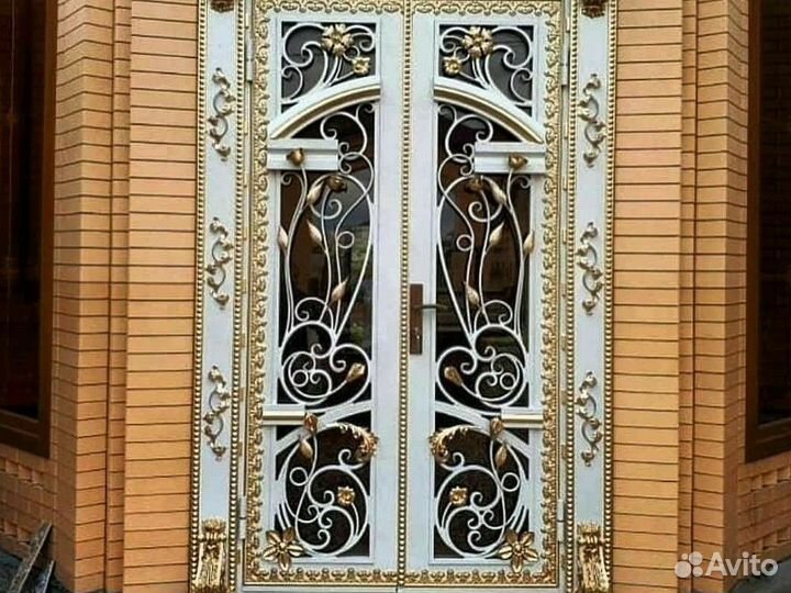 Кованая дверь входная