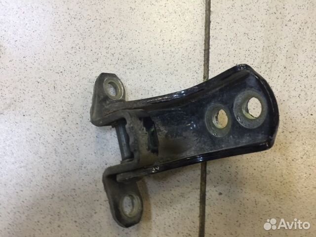 Петля двери задняя левая Nissan Armada VK56DE 2005