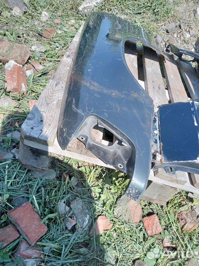 Крылья левые оригинал 124 мерседес