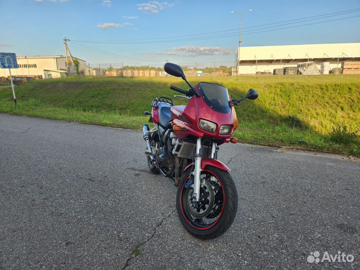 Yamaha FZS600