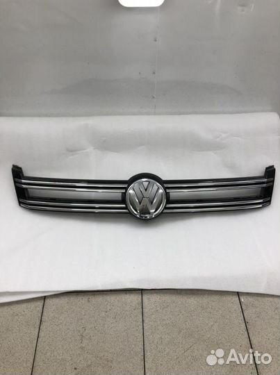 Решетка радиатора Volkswagen Tiguan 1 2011-2016г