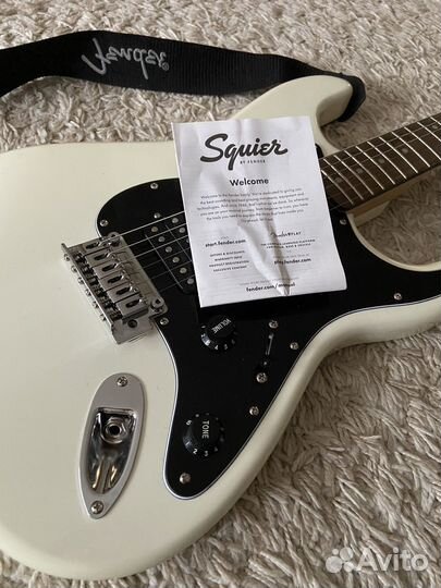 Электрогитара fender squier Stratocaster белая