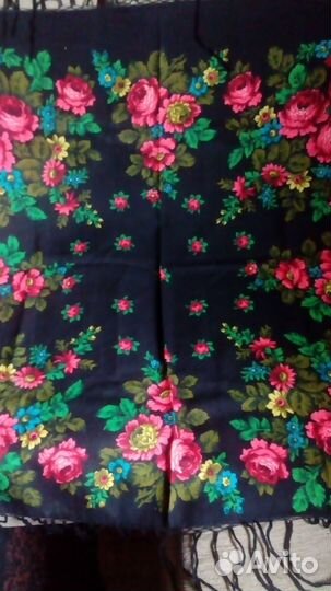 Старинная шаль из тонкой набивной шерсти 60- е год