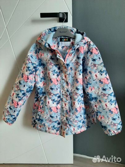 Куртка для девочки на рост 146