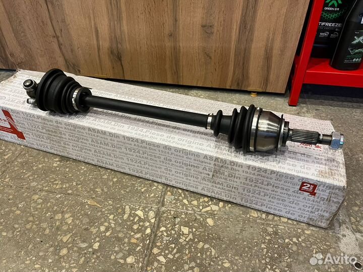 Приводной вал левый Renault Logan, Largus 16кл