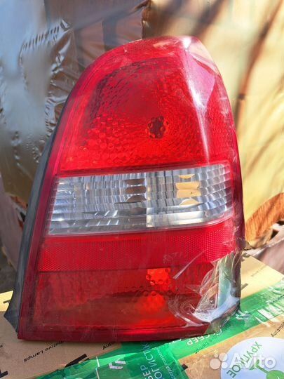 Фара задняя правая на Nissan P12
