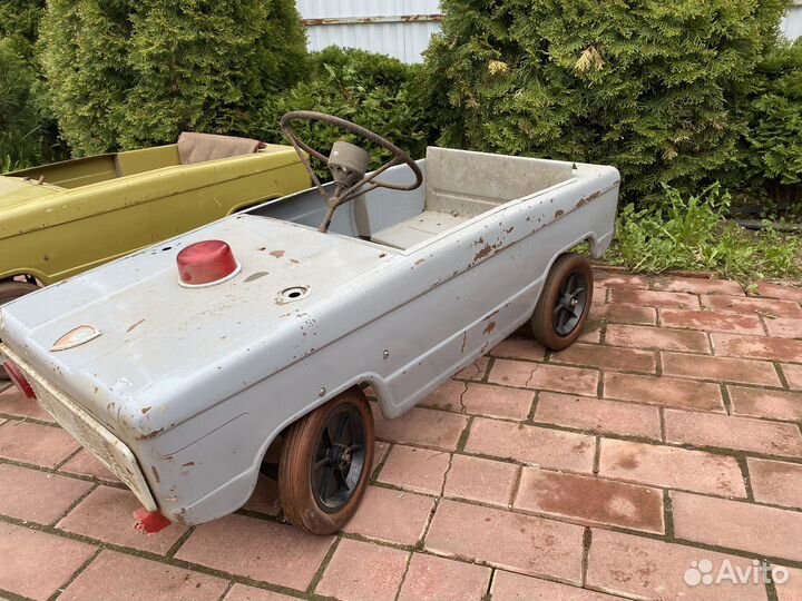 Педальная машинка Львовянка