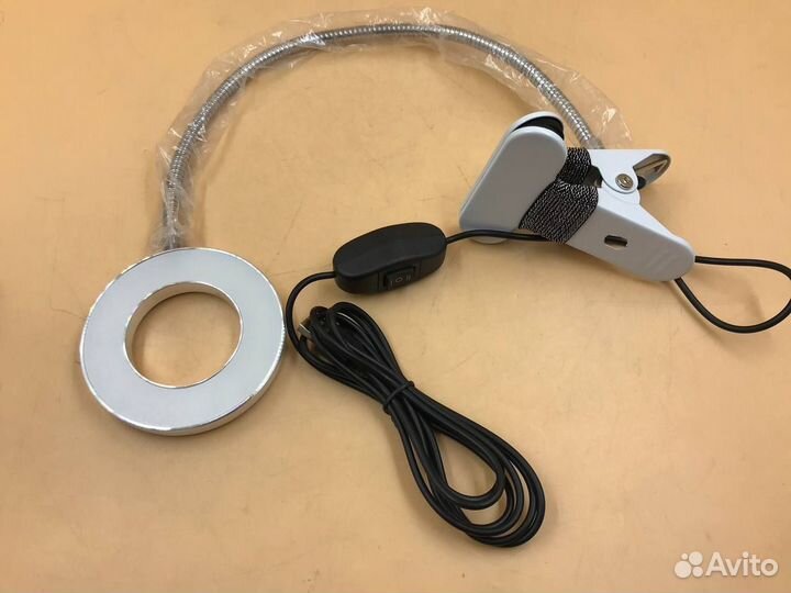 832597 Настольная лампа