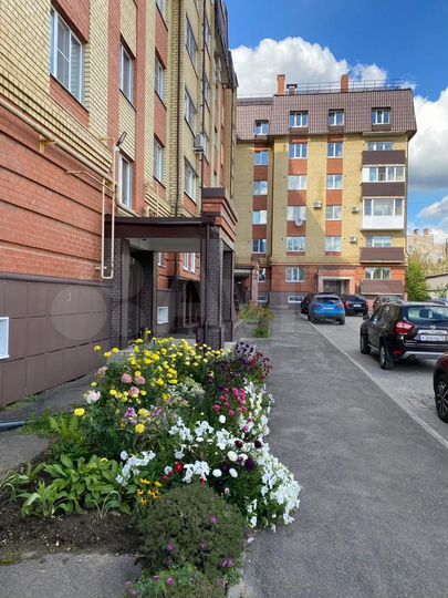 2-к. квартира, 56 м², 2/5 эт.