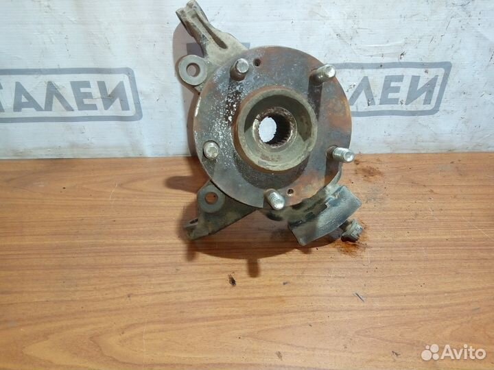 Поворотный кулак правый Hyundai i30 1.4