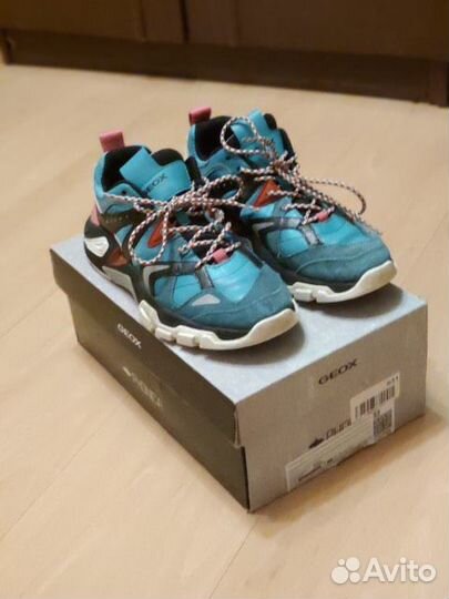 Кроссовки Geox