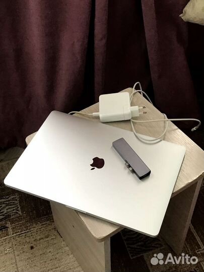 Macbook pro 15 mid 2017 i7 PP560 16/512