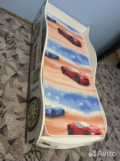Детская кроватка Машинка