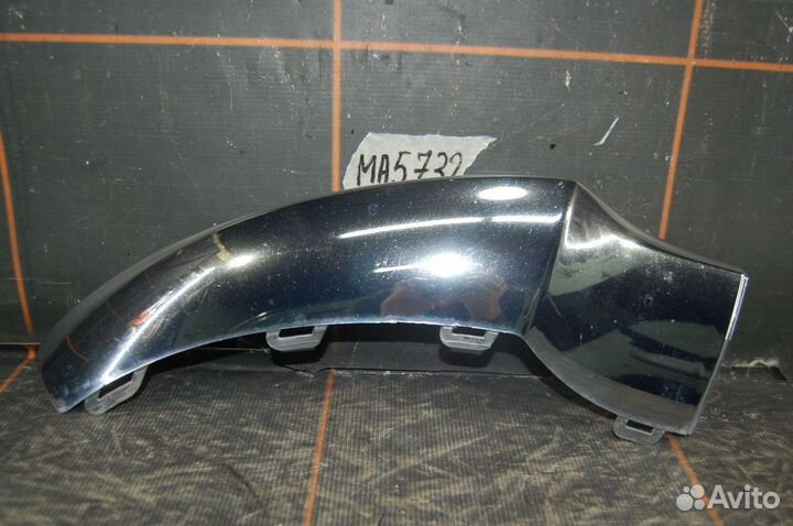 Накладка бампера переднего правая - Mercedes C292