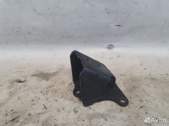 Кронштейн опоры двигателя Kia Sorento BL D4CB 2003