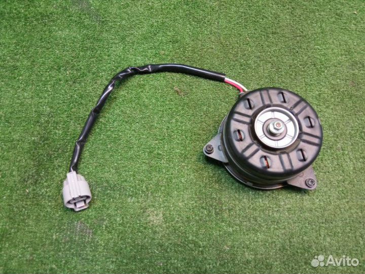 Моторчик вентилятора Toyota Corolla ZRE210 1ZR