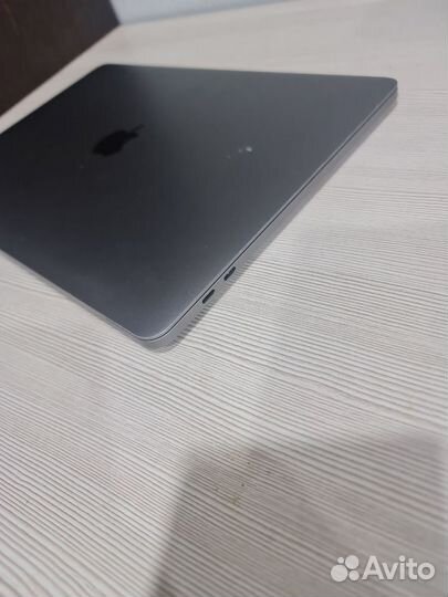 Apple MacBook Pro 13 2020 i5 8/256 gb