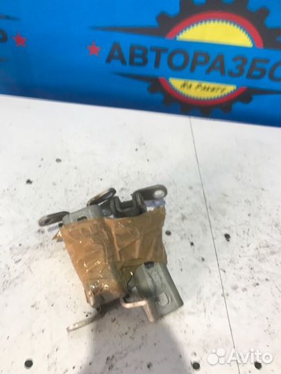 Петля двери Cadillac Cts LY7 2006