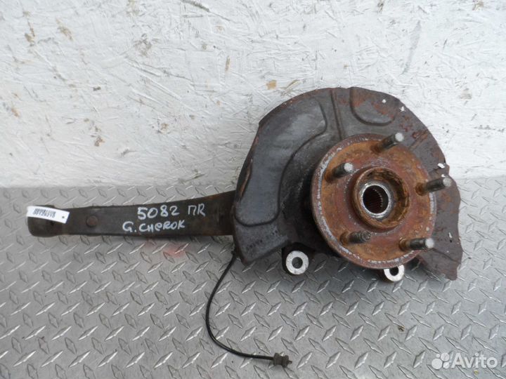 Кулак поворотный правый Jeep Grand Cherokee 4 (WK2