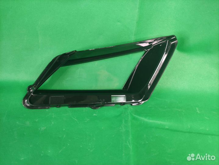 Стекло противотуманной фары Skoda Kodiaq