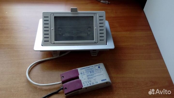 Светильник потолочный встраиваемый