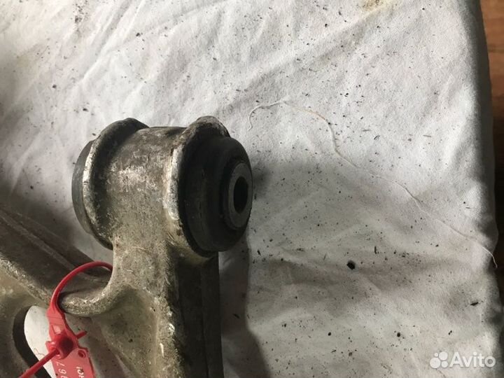 Рычаг подвески передний правый Ford Фокус 3