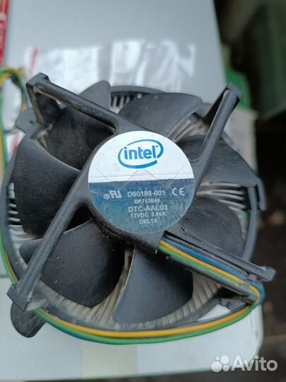 Материнская плата с процессором и памятью