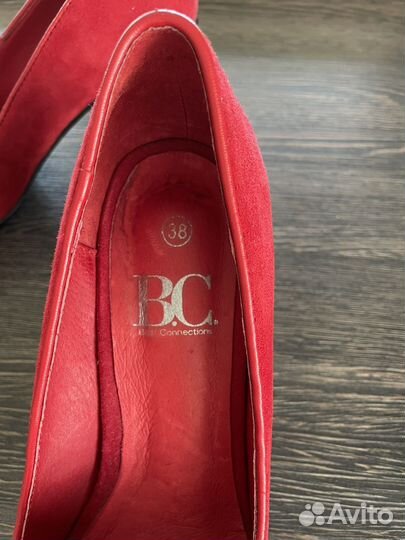 Красные замшевые туфли 38