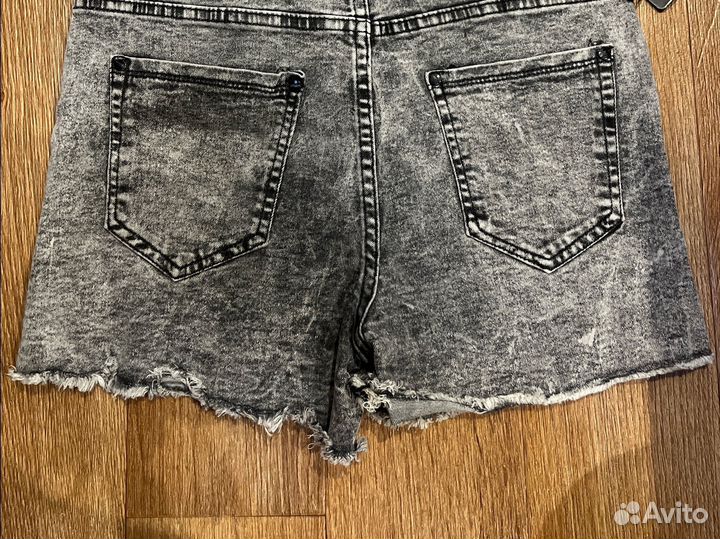 Женские джинсовые шорты 28 размер (25-30)