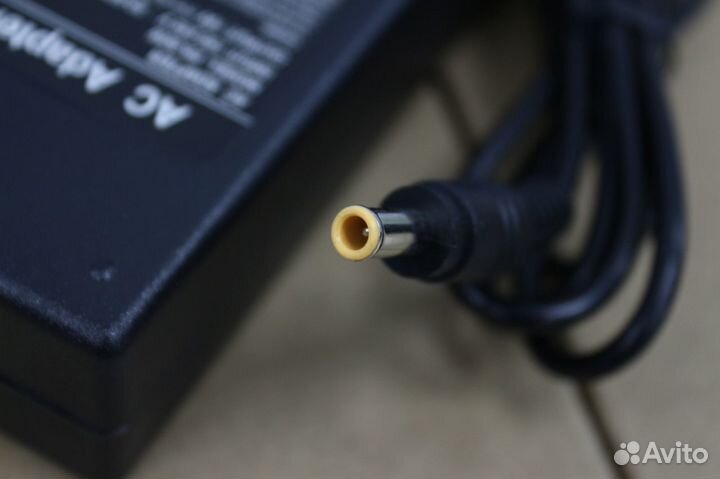 Зарядное устройство Samsung 19V 4.74A 5.5*3.0