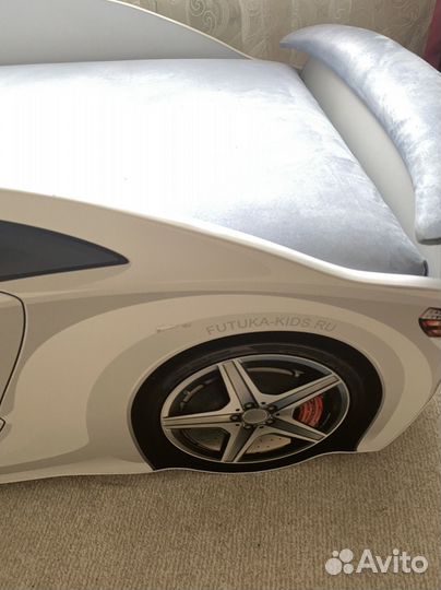 Детская кровать машина