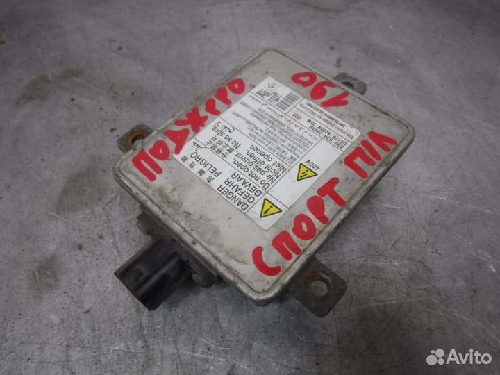 Блок ксенона передний левый Mitsubishi Pajero