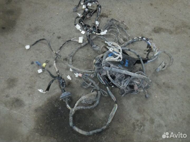 Проводка моторного отсека Toyota Corolla 151 1ZR