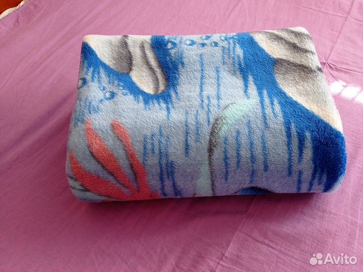 Пледы и покрывало бу