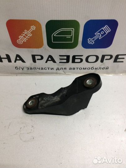 Кронштейн троса кпп Land Rover Freelander 2 L359