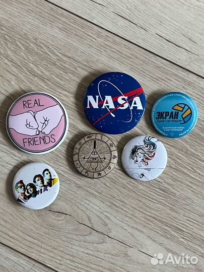 Значки на рюкзак