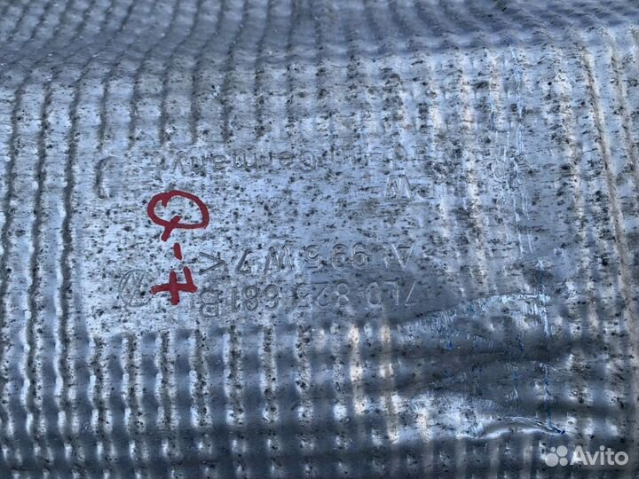 Теплозащитный экран днища Audi Q7 007-2015